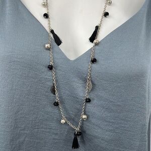 Cato necklace and earrings tassel and feathers